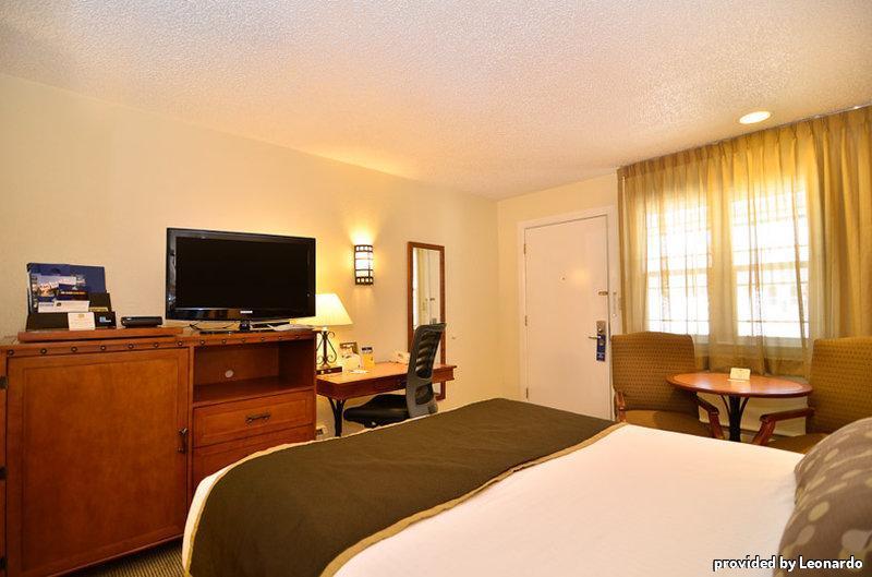 Best Western Pioneer Lusk Room photo